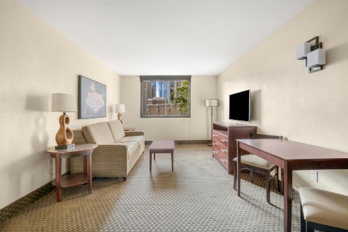 The Carriage House image 20