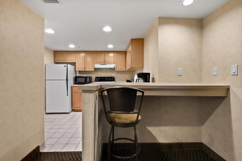The Carriage House image 25