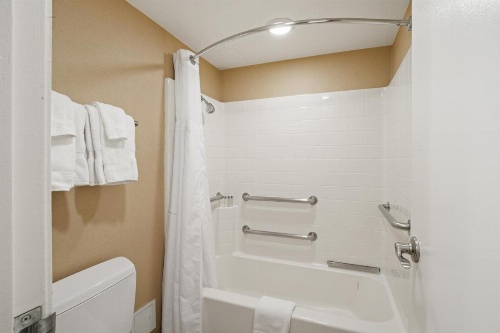 The Carriage House image 38